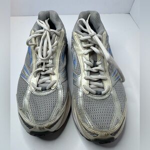 Brooks Addiction Running Shoes Size 10 D